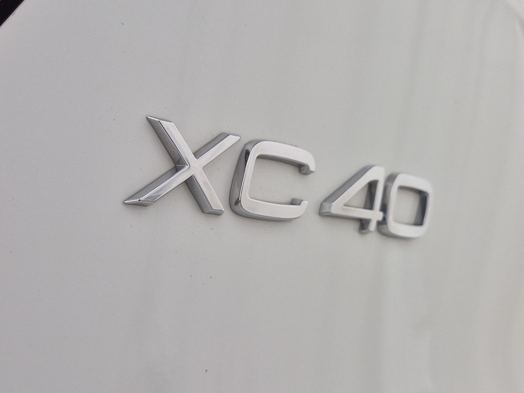 Thumbnail: 2019 Volvo XC40 - 26