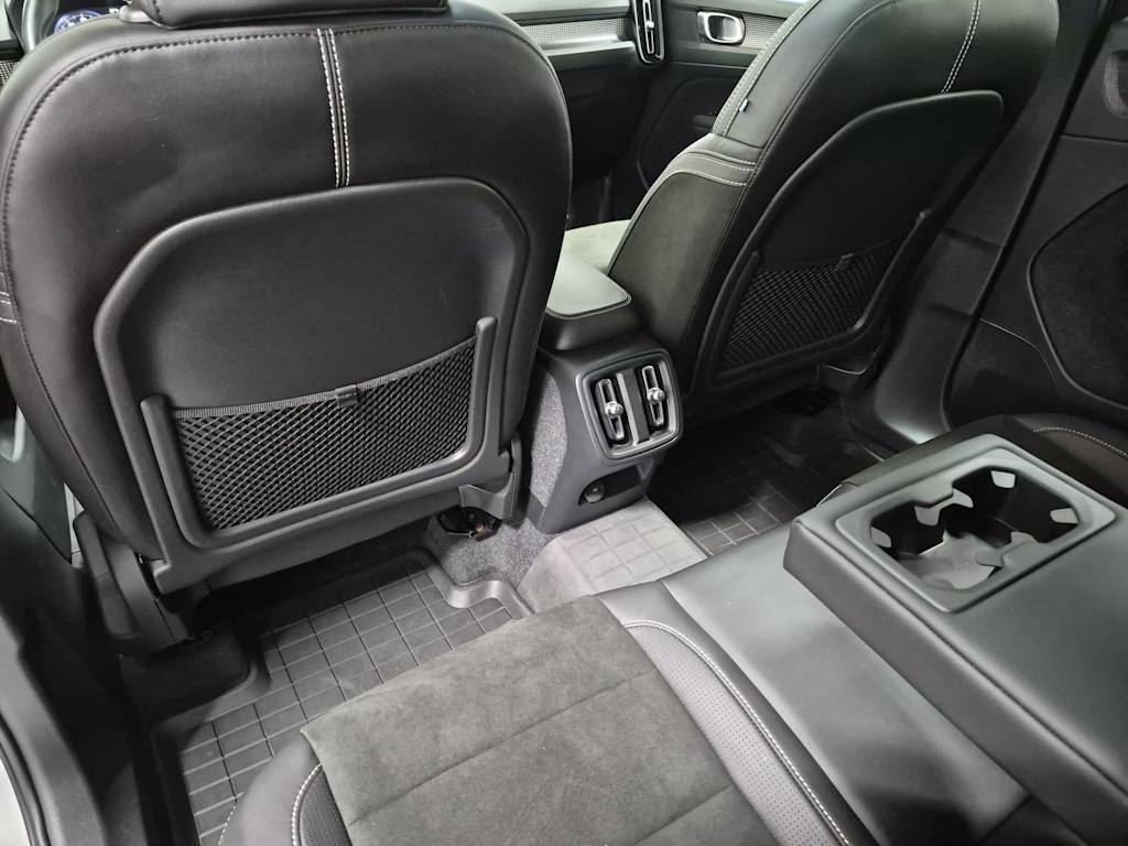 Thumbnail: 2019 Volvo XC40 - 28