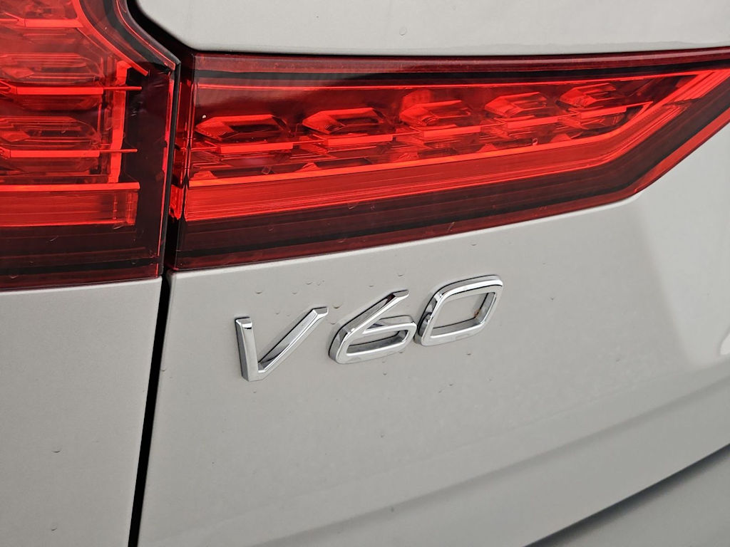 Thumbnail: 2025 Volvo V60 - 25