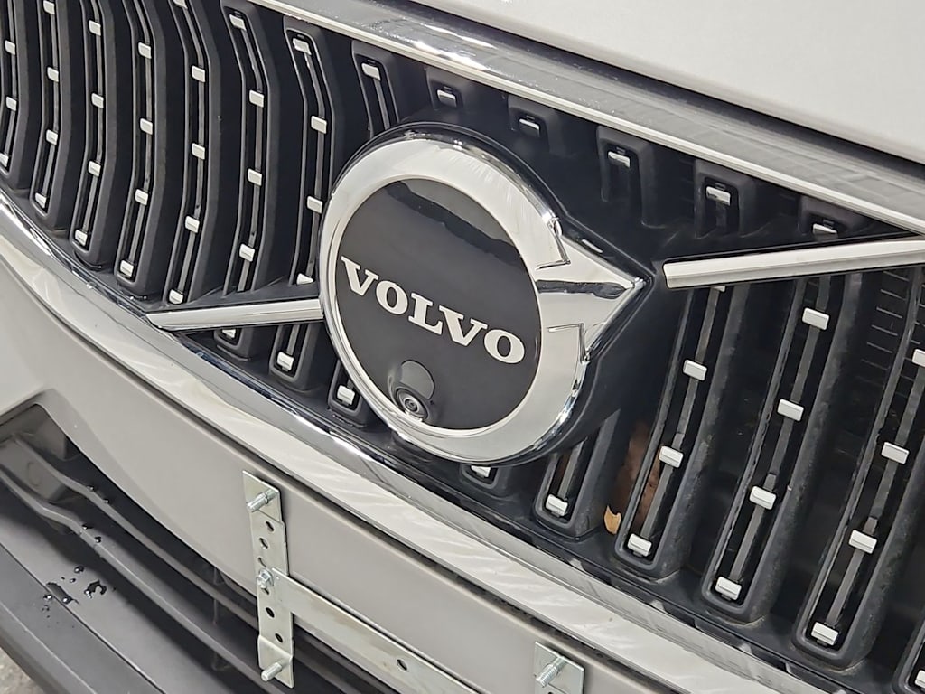 Thumbnail: 2025 Volvo V60 - 7