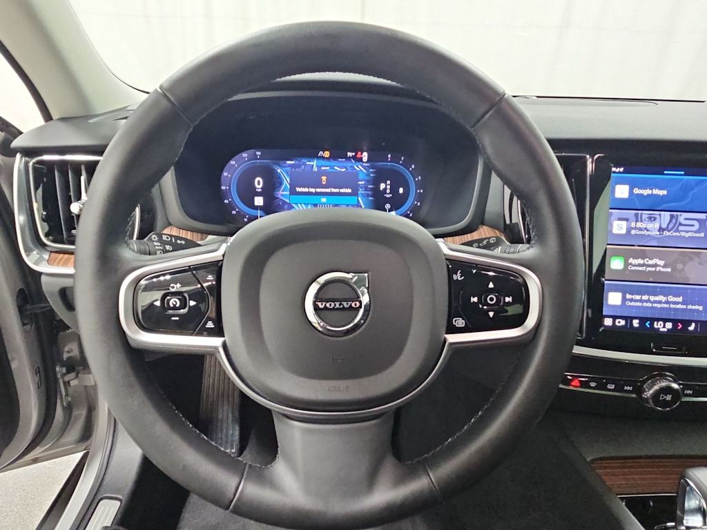 Thumbnail: 2025 Volvo V60 - 14