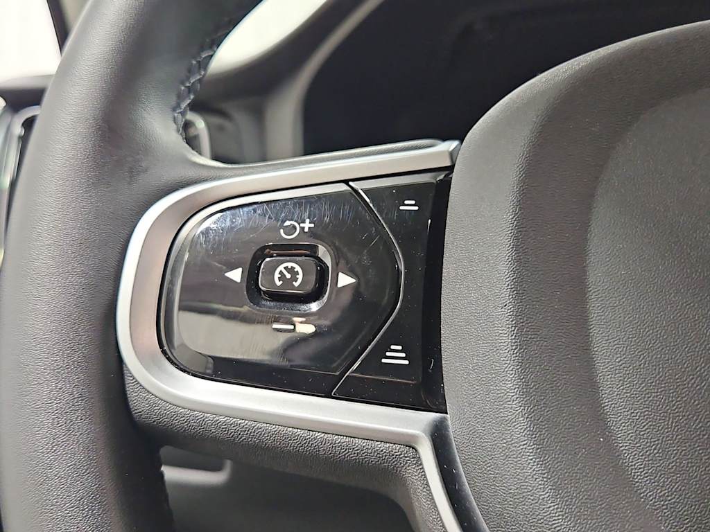 Thumbnail: 2025 Volvo V60 - 30