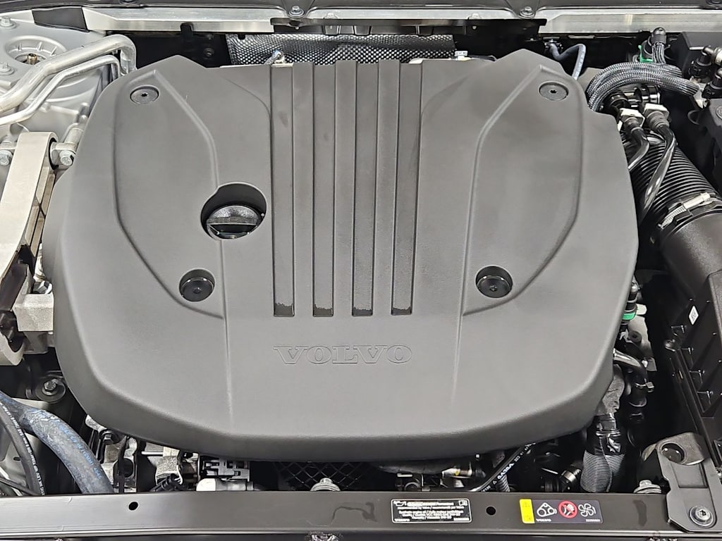 Thumbnail: 2025 Volvo V60 - 9