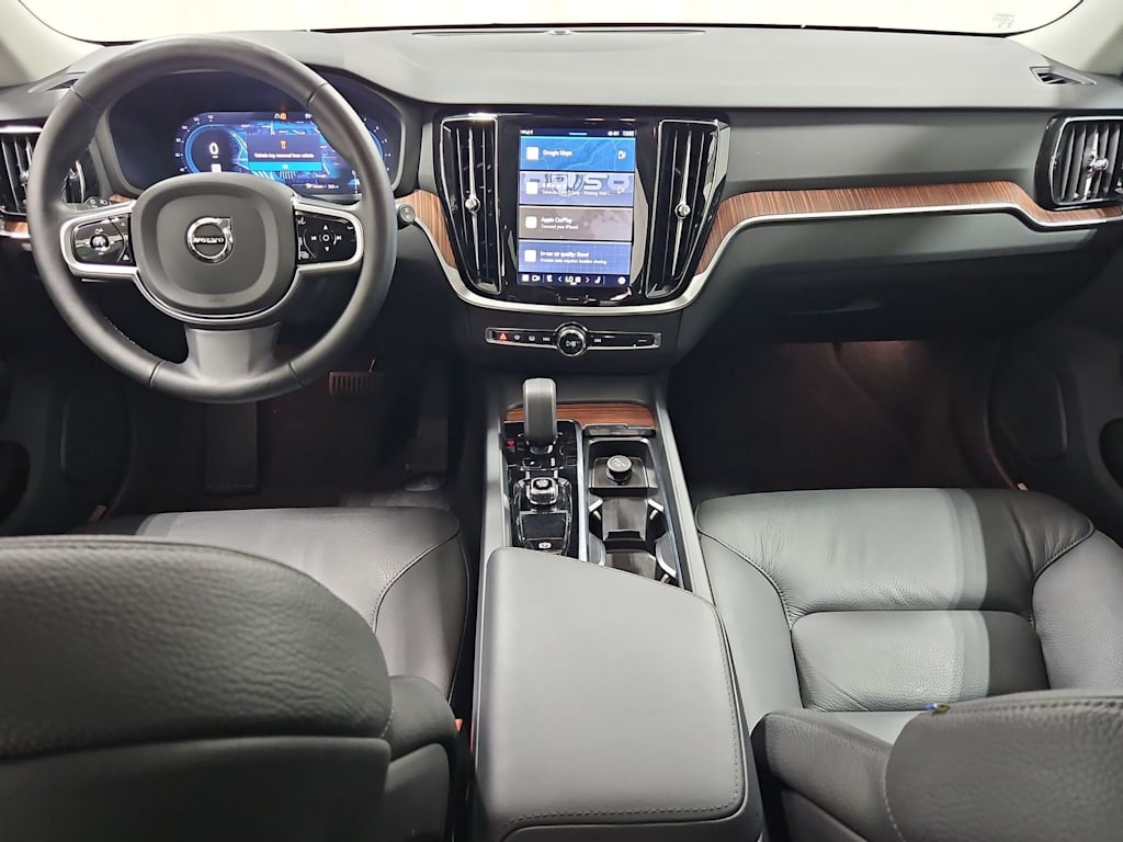 Thumbnail: 2025 Volvo V60 - 10