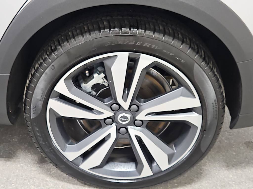 Thumbnail: 2025 Volvo V60 - 8