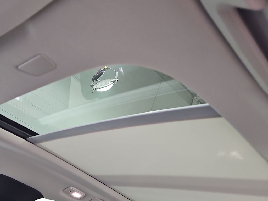 Thumbnail: 2025 Volvo V60 - 27