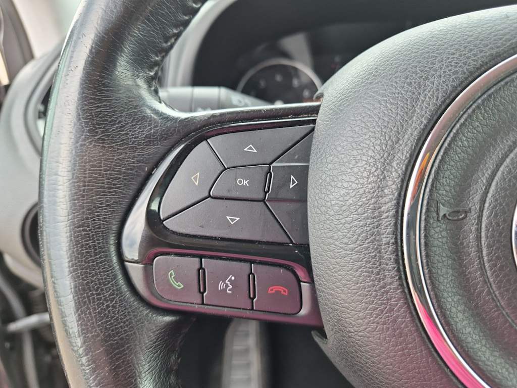 Thumbnail: 2018 Jeep Renegade - 30