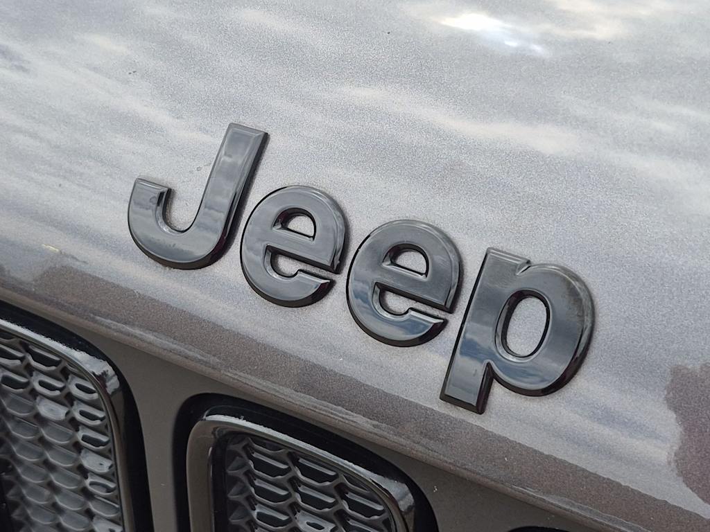 Thumbnail: 2018 Jeep Renegade - 7