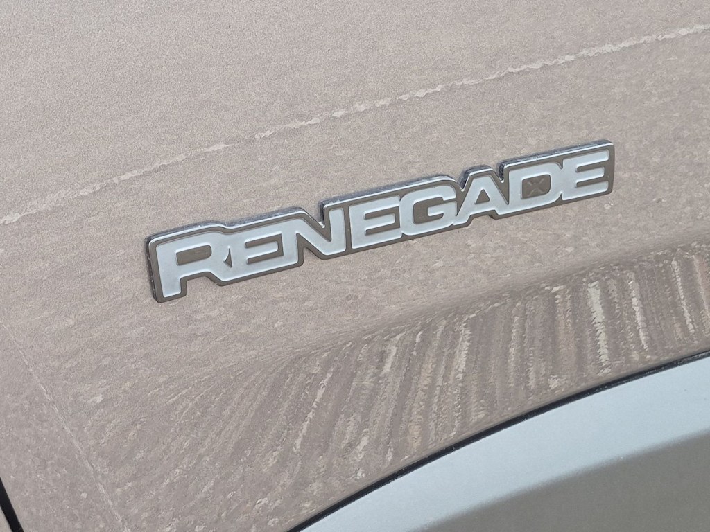 Thumbnail: 2018 Jeep Renegade - 26