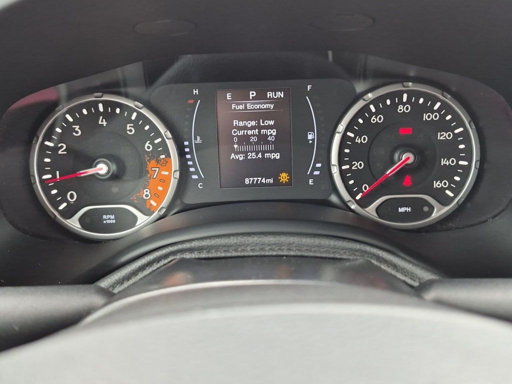 Thumbnail: 2018 Jeep Renegade - 17