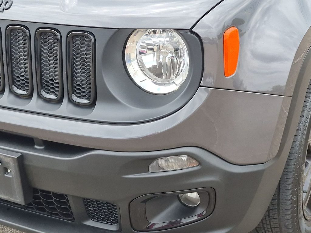 Thumbnail: 2018 Jeep Renegade - 25