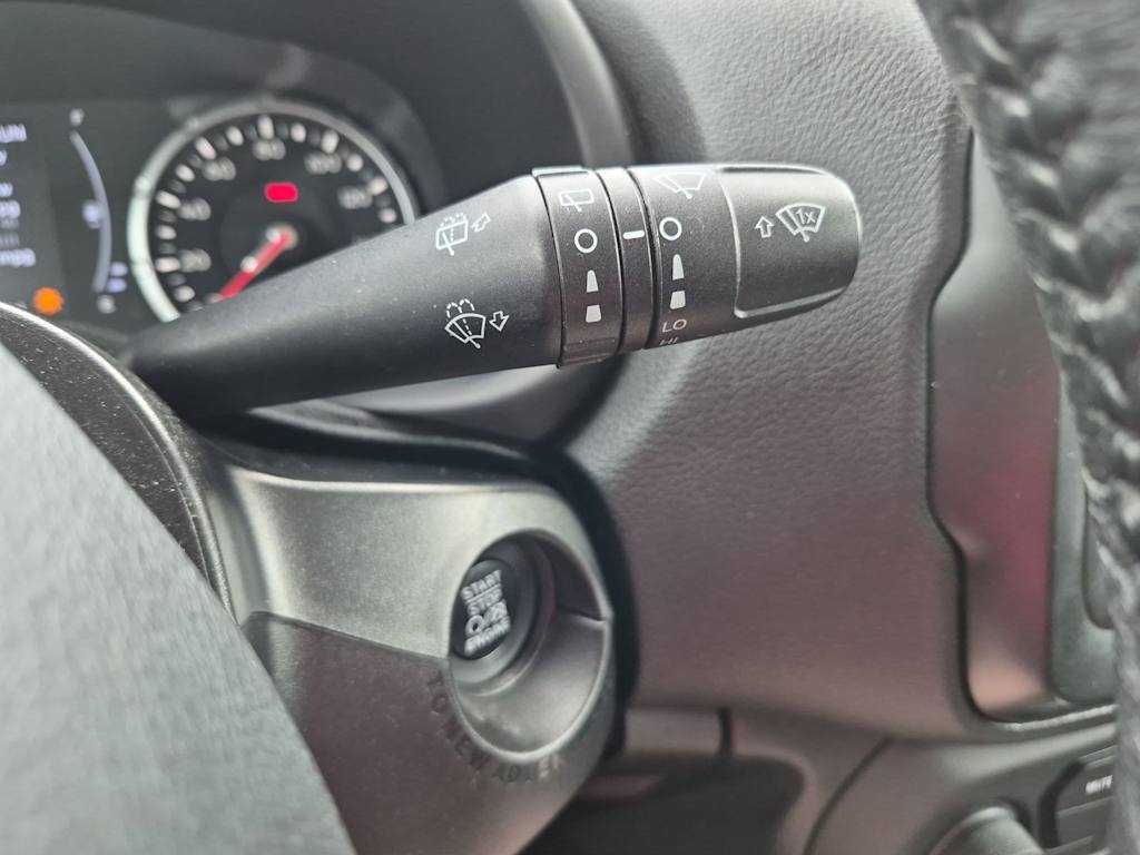 Thumbnail: 2018 Jeep Renegade - 32