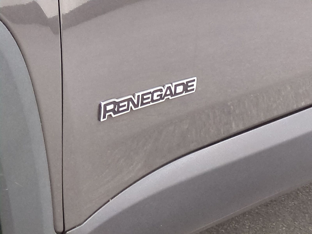 Thumbnail: 2016 Jeep Renegade - 7
