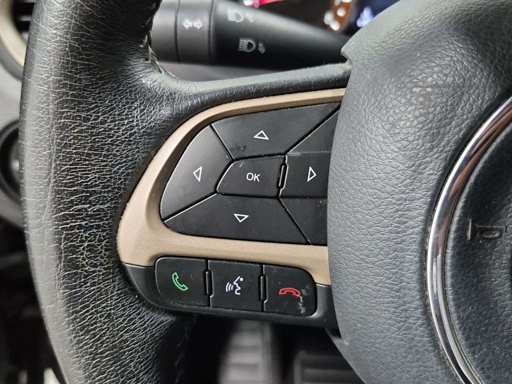 Thumbnail: 2015 Jeep Renegade - 29