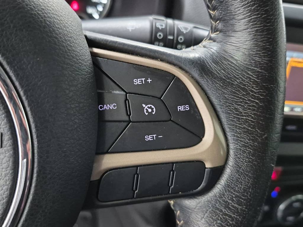 Thumbnail: 2015 Jeep Renegade - 30