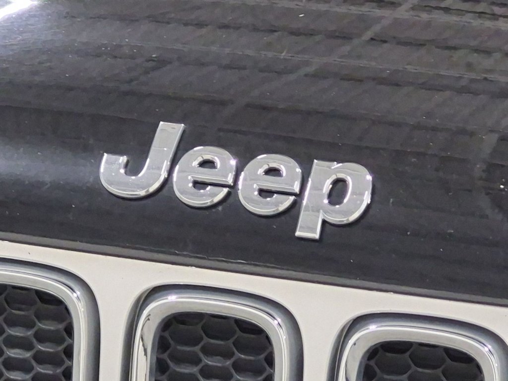 Thumbnail: 2015 Jeep Renegade - 7
