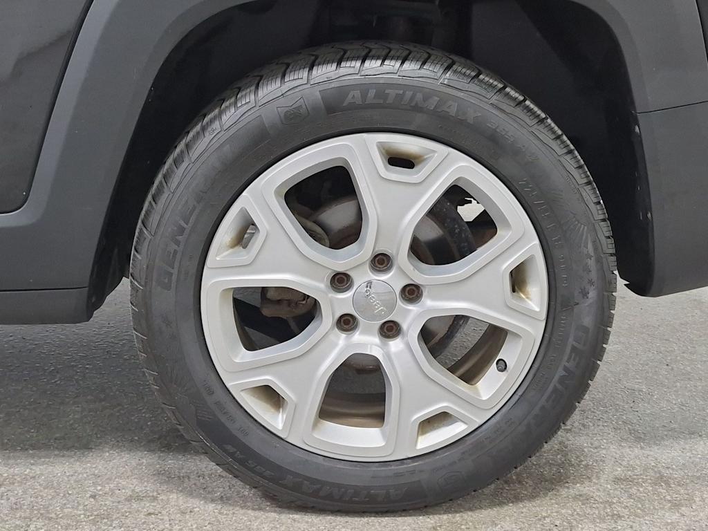 Thumbnail: 2015 Jeep Renegade - 8
