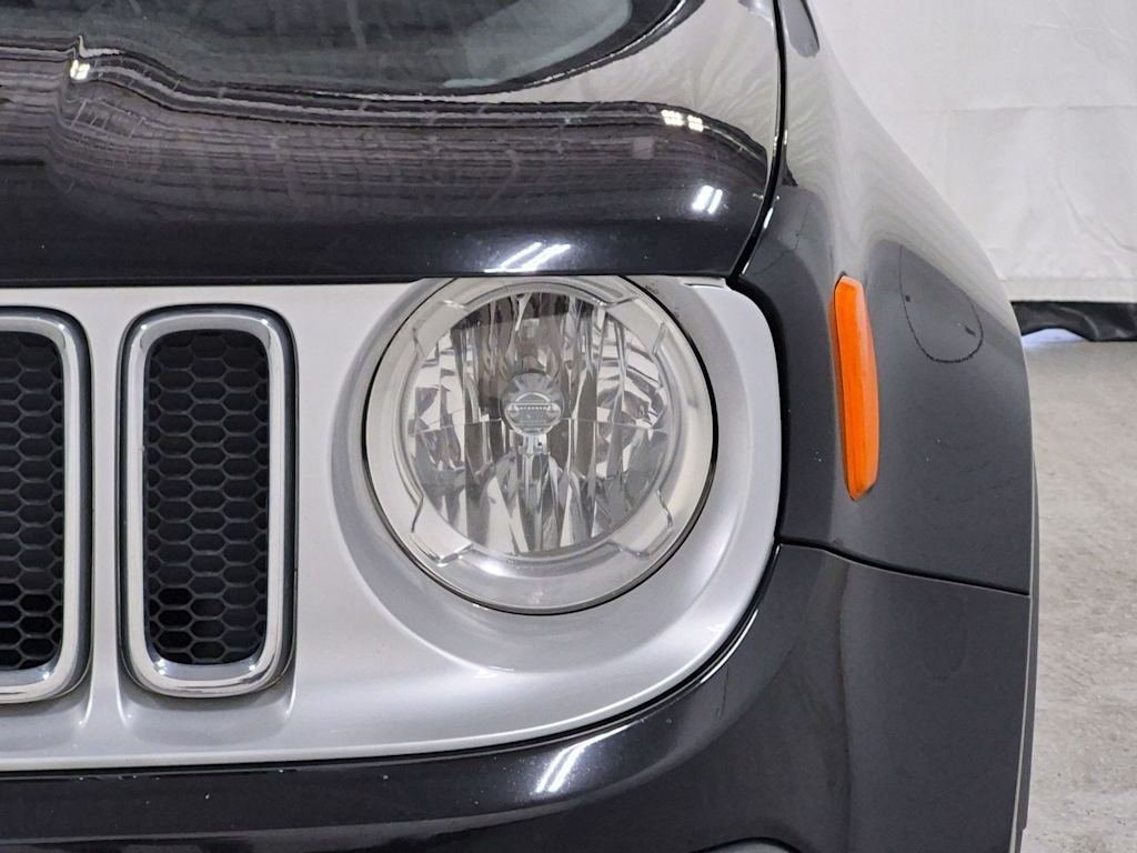 Thumbnail: 2015 Jeep Renegade - 24