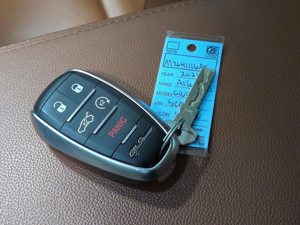 Thumbnail: 2021 Alfa Romeo Giulia - 17