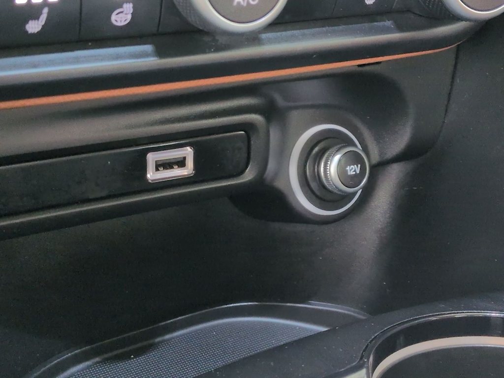 Thumbnail: 2021 Alfa Romeo Giulia - 36