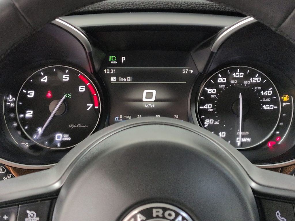 Thumbnail: 2021 Alfa Romeo Giulia - 16