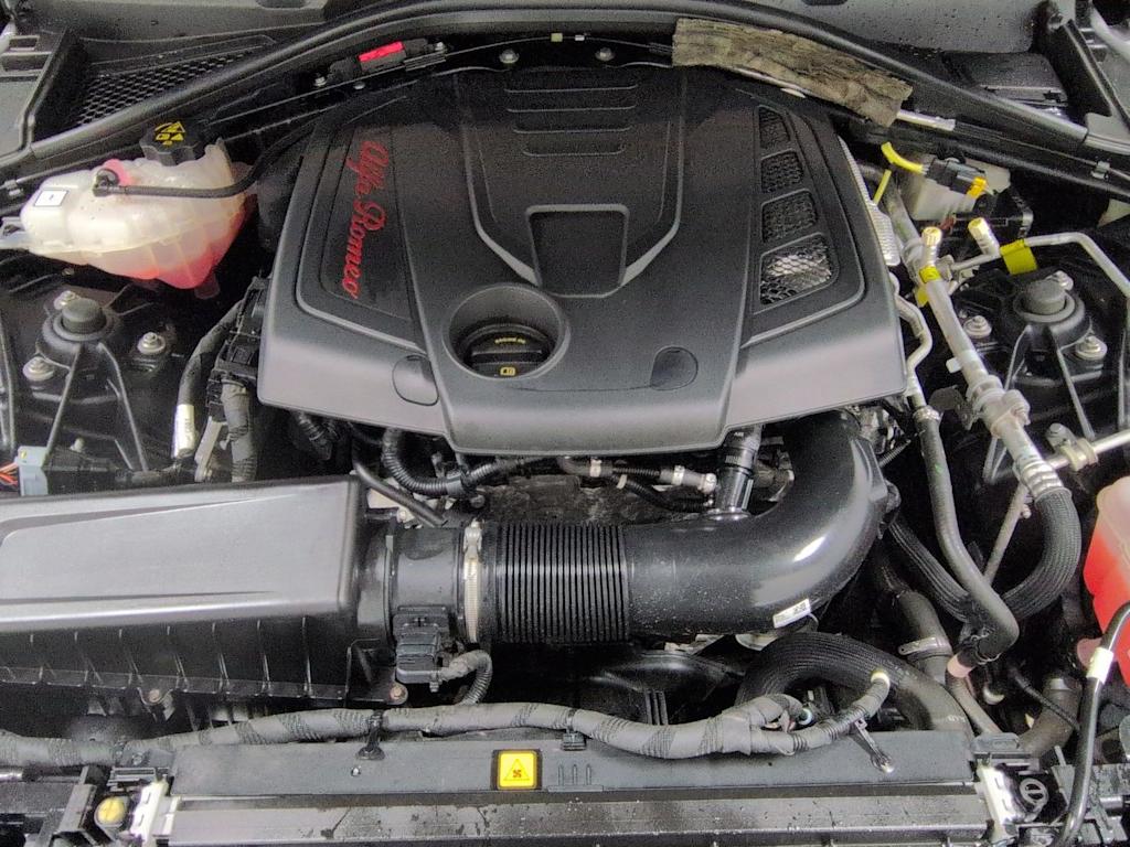 Thumbnail: 2021 Alfa Romeo Giulia - 8