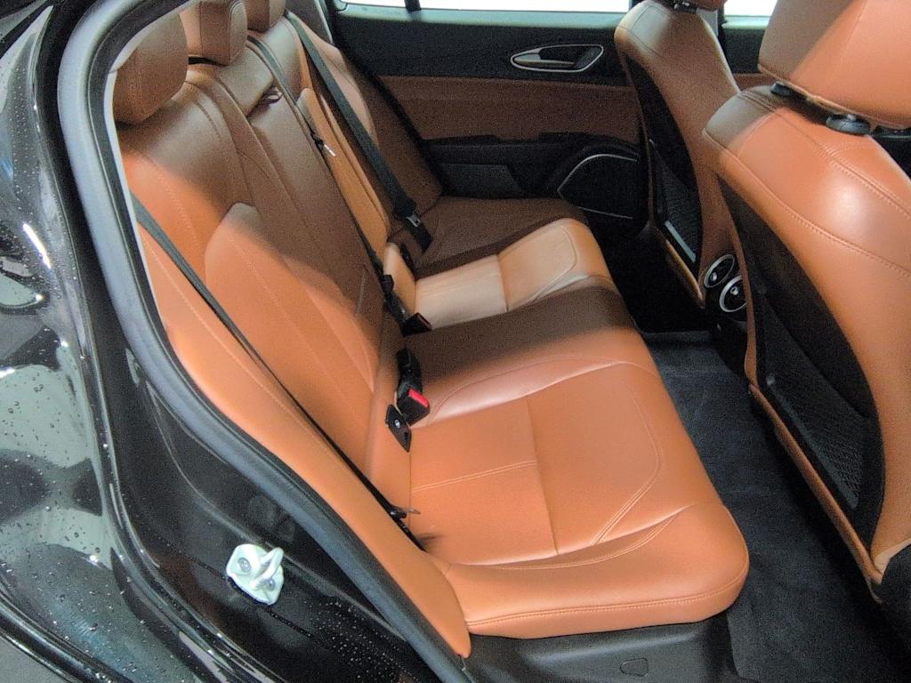 Thumbnail: 2021 Alfa Romeo Giulia - 29