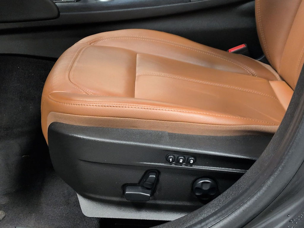 Thumbnail: 2021 Alfa Romeo Giulia - 26