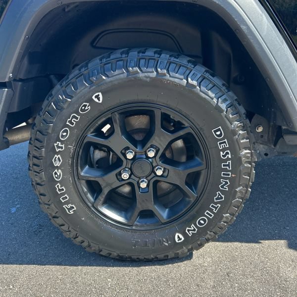 Thumbnail: 2021 Jeep Wrangler - 27