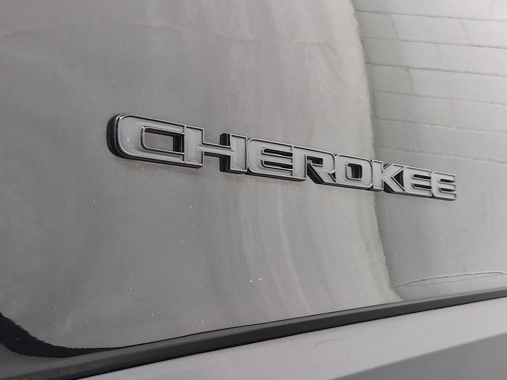 Thumbnail: 2019 Jeep Cherokee - 25