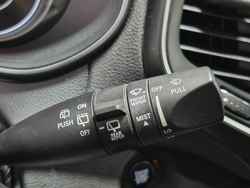 Thumbnail: 2019 Jeep Cherokee - 31