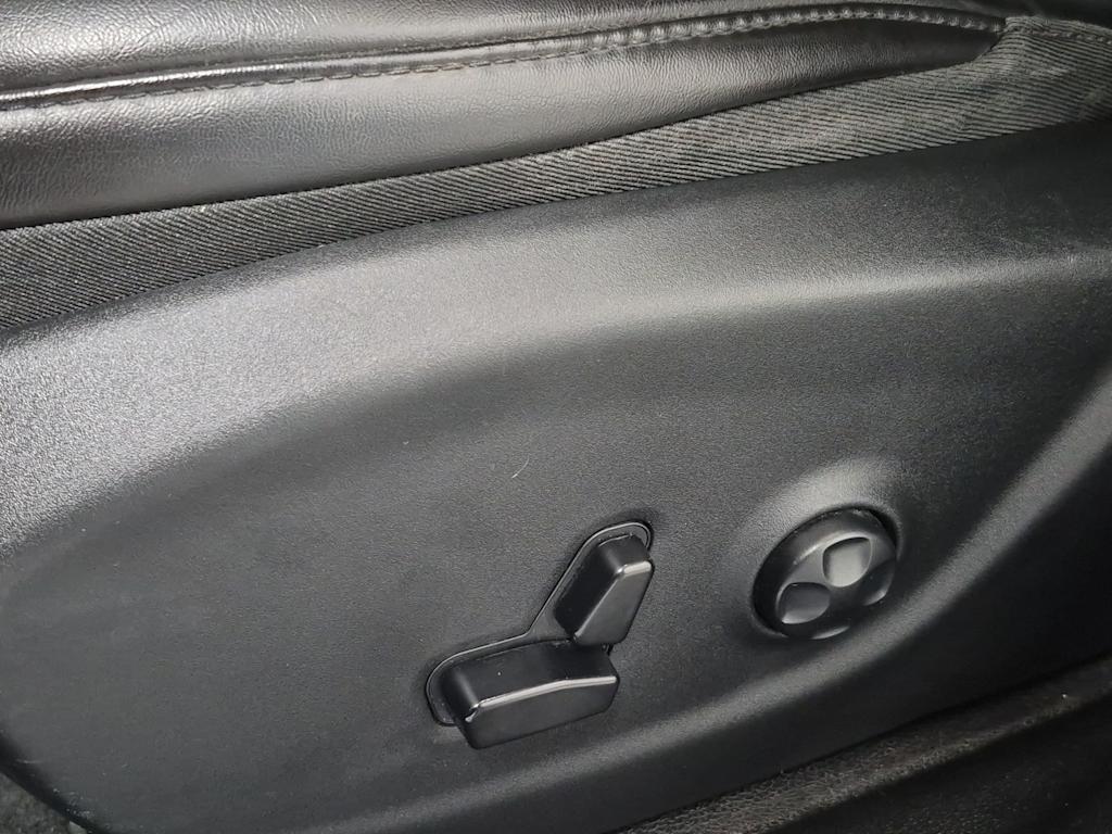 Thumbnail: 2019 Jeep Cherokee - 26