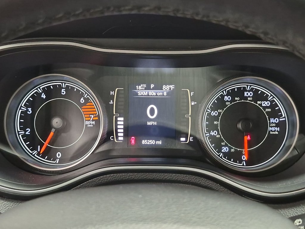 Thumbnail: 2019 Jeep Cherokee - 16