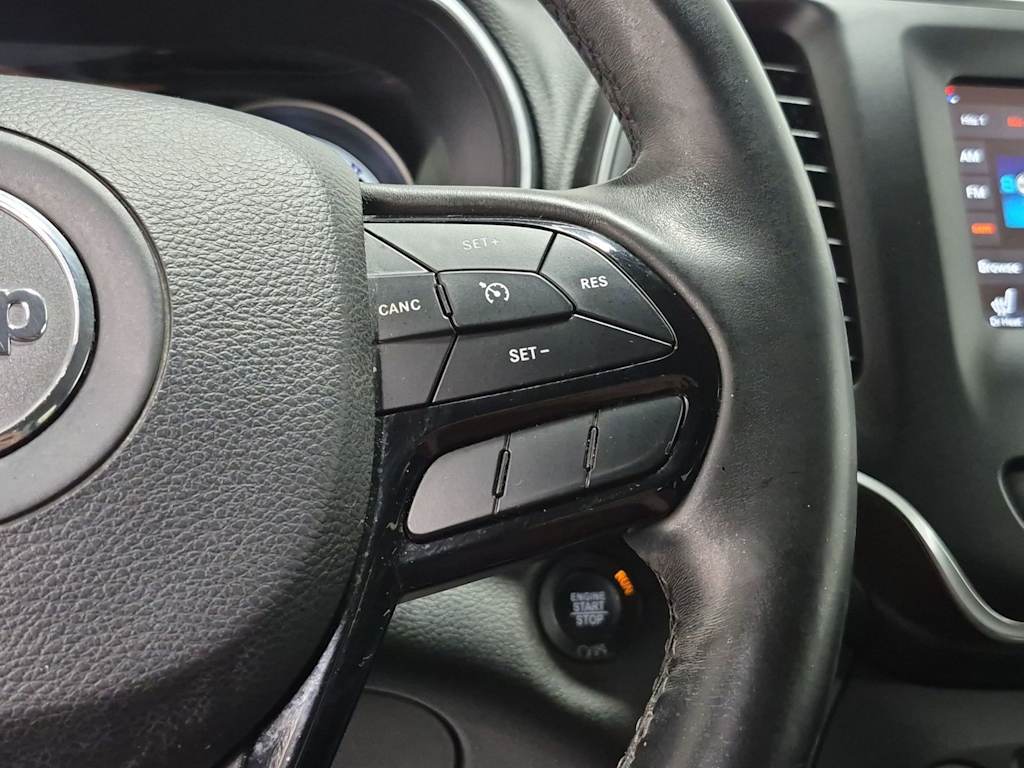 Thumbnail: 2019 Jeep Cherokee - 30