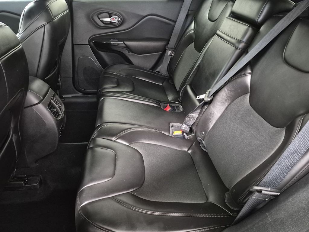 Thumbnail: 2019 Jeep Cherokee - 27