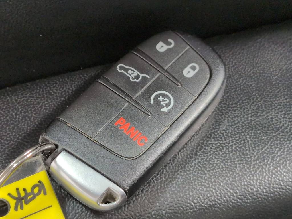 Thumbnail: 2016 Jeep Grand Cherokee - 16