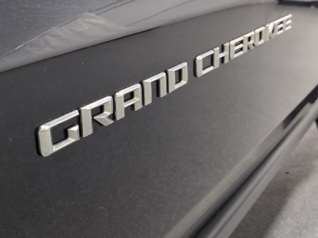 Thumbnail: 2016 Jeep Grand Cherokee - 23