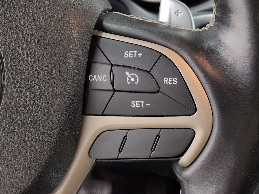 Thumbnail: 2016 Jeep Grand Cherokee - 30