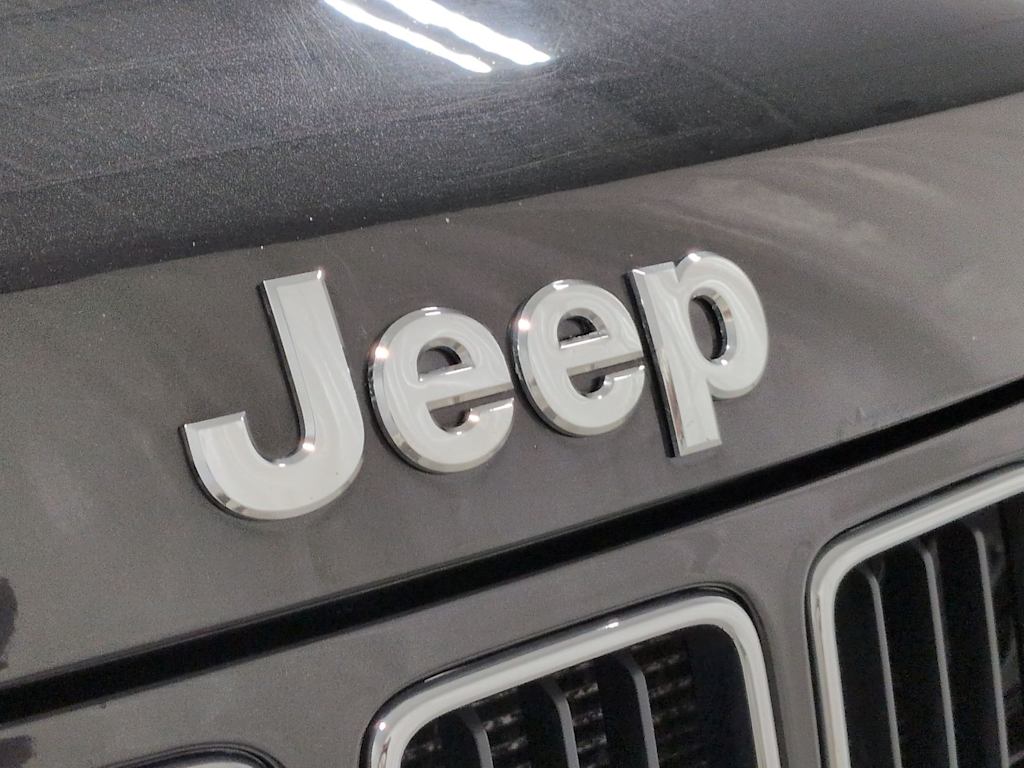 Thumbnail: 2016 Jeep Grand Cherokee - 7