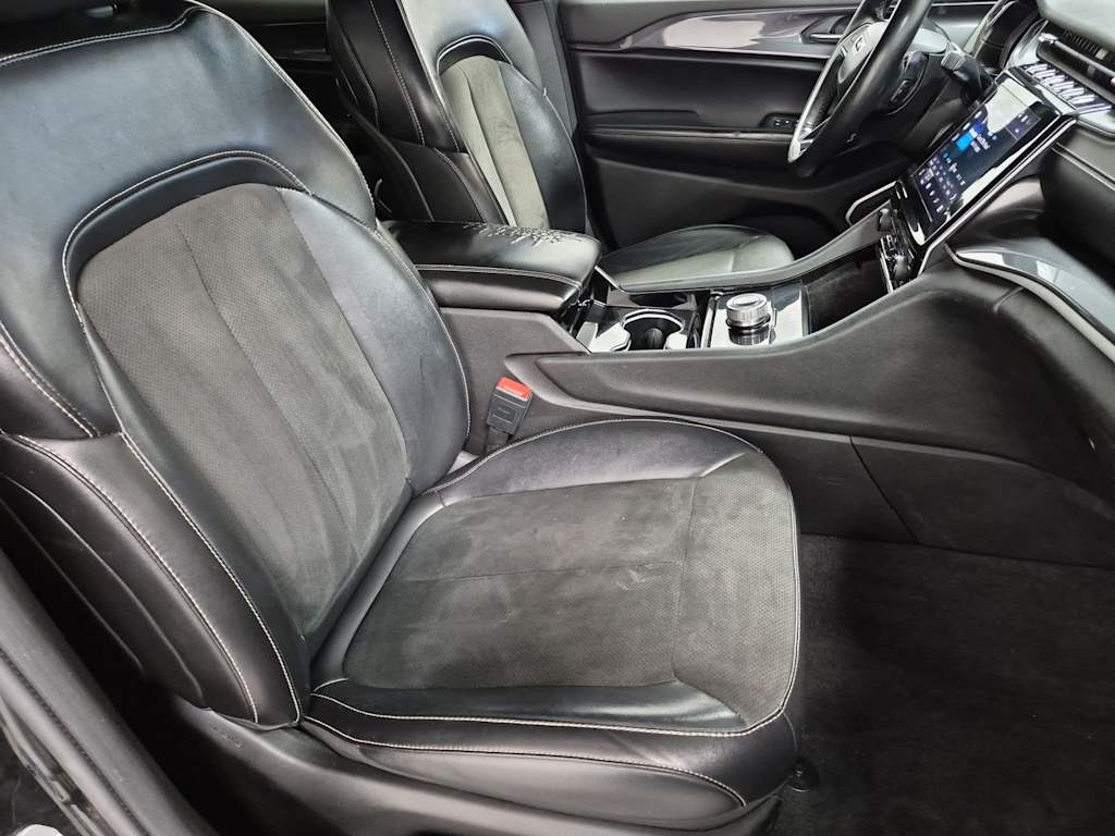 Thumbnail: 2021 Jeep Grand Cherokee L - 28