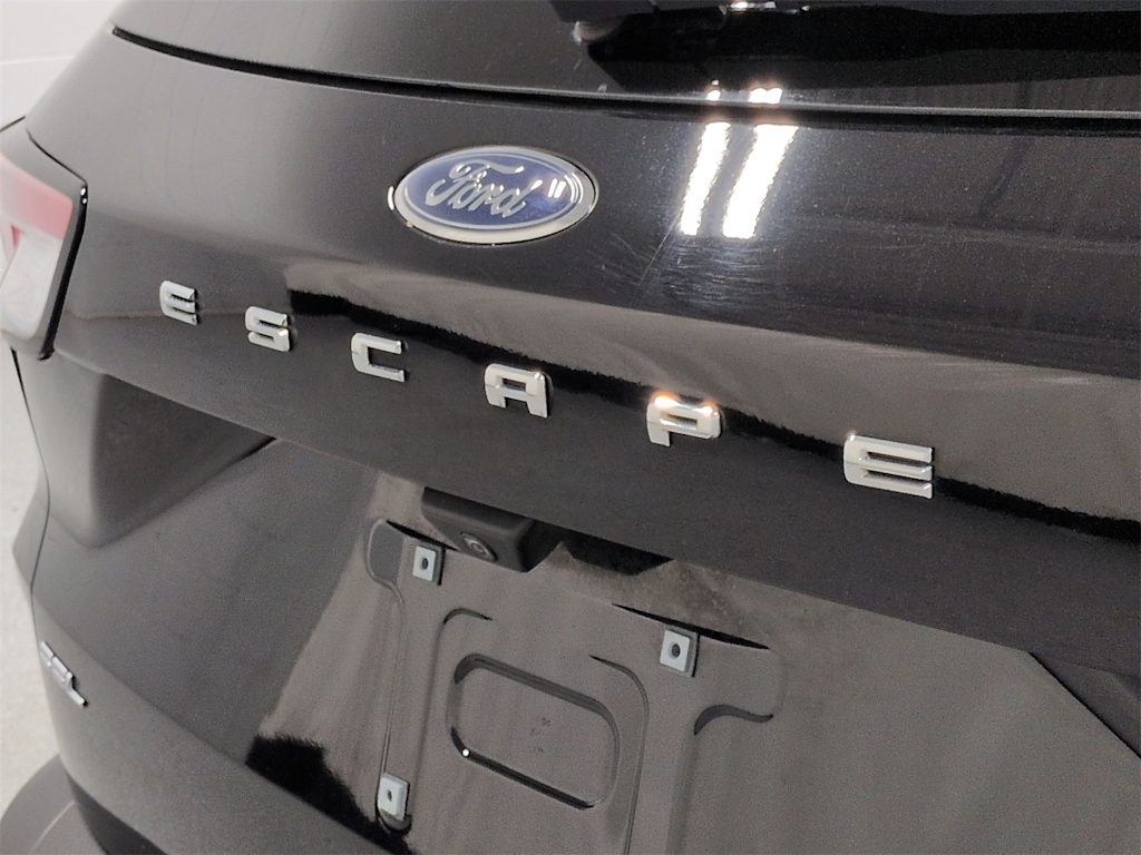 Thumbnail: 2022 Ford Escape - 25