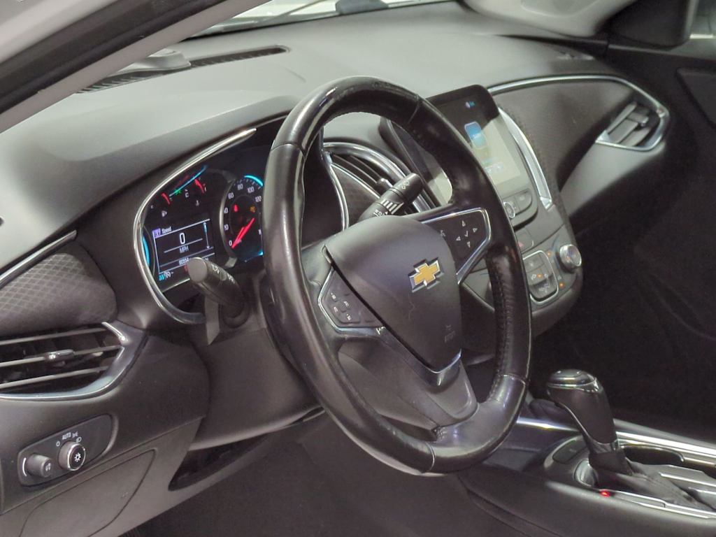 Thumbnail: 2018 Chevrolet Malibu - 2