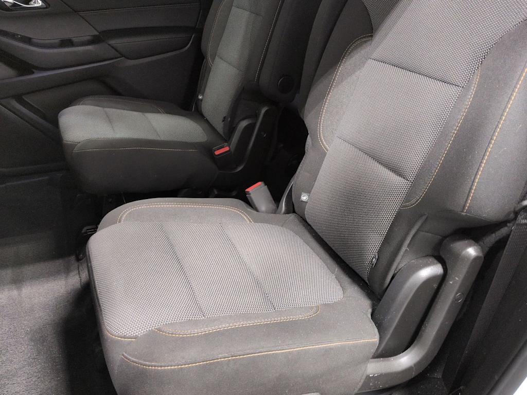 Thumbnail: 2018 Chevrolet Traverse - 27