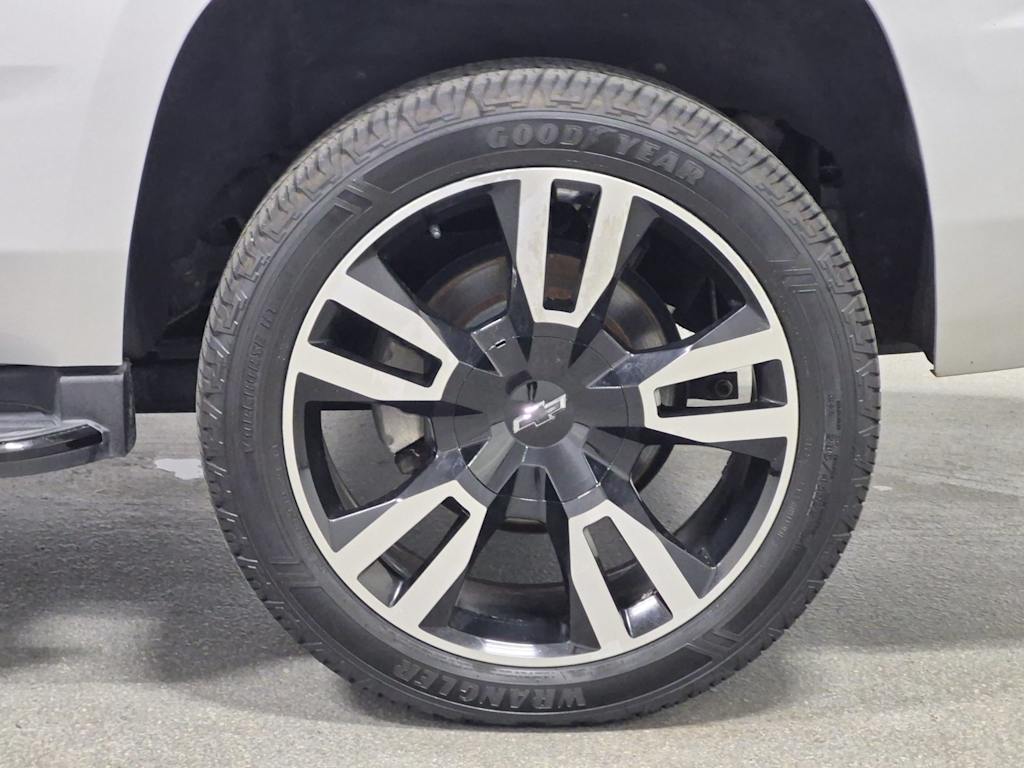 Thumbnail: 2019 Chevrolet Tahoe - 8