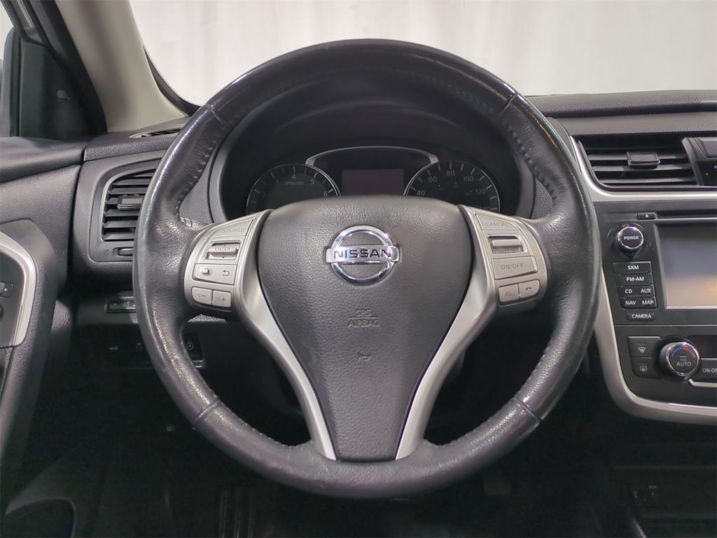 Thumbnail: 2017 Nissan Altima - 13