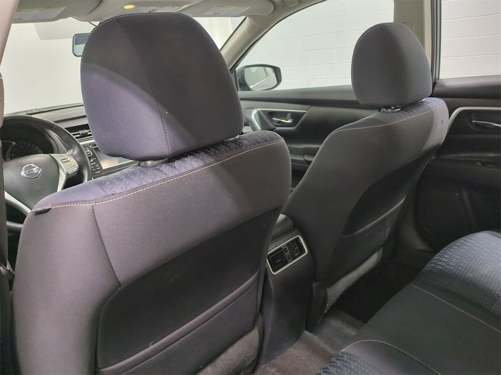Thumbnail: 2017 Nissan Altima - 11