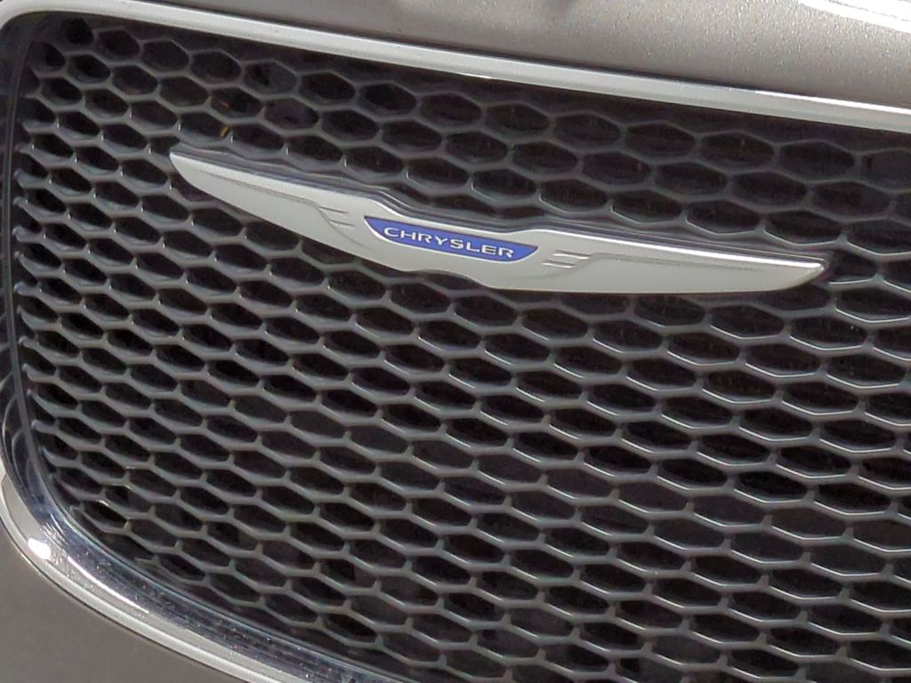 Thumbnail: 2022 Chrysler 300 - 7