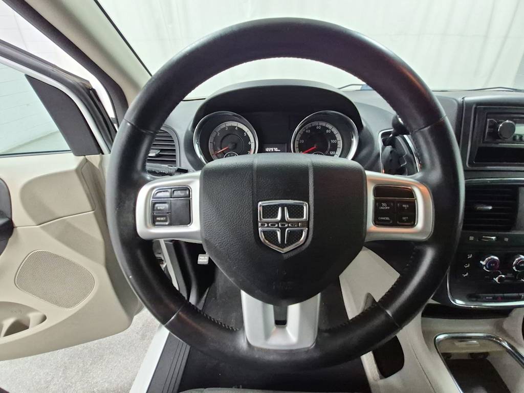 Thumbnail: 2016 Dodge Grand Caravan - 14