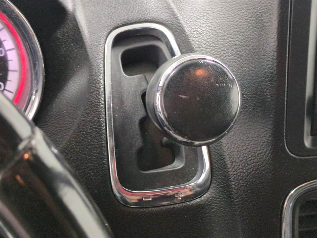 Thumbnail: 2019 Dodge Grand Caravan - 15
