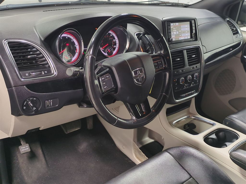 Thumbnail: 2019 Dodge Grand Caravan - 2